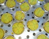 Foto langkah ke 4 dari resep Bolu kukus pandan.
