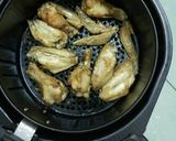 Hình bước làm 3 của món Cánh gà chiên nước mắm