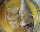 Foto del paso 6 de la receta: Dorada o lubina al horno con crema de salsa de pescado