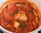 Foto langkah ke 4 dari resep Sup Tomat Merah Jamur Putih.
