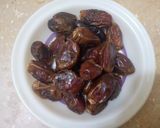 A picture of step 1 of Date Almond Pistachio Shake.