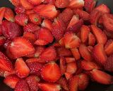 Foto langkah ke 1 dari resep Strawberry jam homemade.