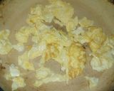 A picture of step 4 of Spaghetti with eggs.