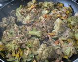 Foto del paso 4 de la receta: Salteado de vegetales con atún🥒🧄🧅🫑🥗