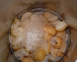 A picture of step 1 of Dates juice.