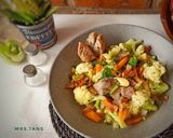 Foto langkah ke 4 dari resep Capcay Goreng Bakso ala Chinese Food.