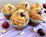 Foto del passaggio 8 della ricetta Muffin alle Ciliegie con granella di Pistacchi e Mandorle