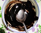 Hình bước làm 2 của món Bánh cuộn dâu tây