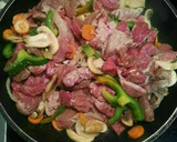 Foto del paso 3 de la receta: Ternera con verduras en salsa de ostras