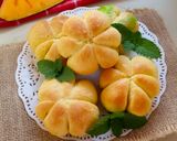 Foto langkah ke 5 dari resep Roti Labu Kuning.