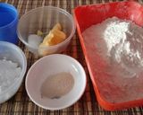 Foto langkah ke 1 dari resep Donat Sosis (donsis) krispi.