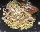 A picture of step 4 of One Pot Chicken Rice.