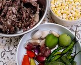 Foto langkah ke 1 dari resep Tumis Cumi Asin Jagung Pipil.