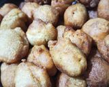 मीठे गुलगुले (मिल्क बनाना पफ) (Meethe Gulgule recipe in hindi) रेसिपी चरण 3 फोटो