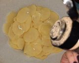 Foto del passaggio 4 della ricetta Croccanti e saporite chips al forno