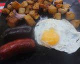 Foto del paso 10 de la receta: Patatas fritas con ajos, morcilla y chorizo en freidora de aire