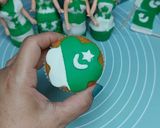 A picture of step 2 of Ready-made cupcakes with Fondant topper independence day theme.