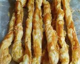 Foto langkah ke 4 dari resep Cheese Stick Pastry.