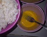 Foto langkah ke 3 dari resep Omurice white with japanese curry sederhana pakai bumbu kari instan (nasi goreng ala Kyoto Jepang).