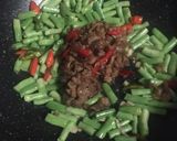 Foto langkah ke 2 dari resep Tumis Daging sapi buncis.