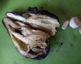 Foto del paso 3 de la receta: Berenjena al rescoldo, con yuyitos de la huerta