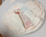 Foto del paso 2 de la receta: Palitos de salmón de aperitivo