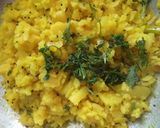 A picture of step 4 of Aloo Poha / Kanda Poha.
