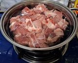 Hình bước làm 1 của món Canh sườn non hạt sen táo đỏ