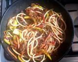 Foto del paso 4 de la receta: Bucattini con hongos y tomates secos, salteado c/vegetales