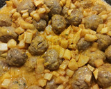 Foto del paso 7 de la receta: Albóndigas en salsa con patatas