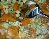Foto langkah ke 3 dari resep 80. Tumis sayur campur sosis.