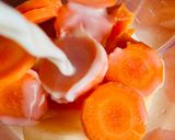 Hình bước làm 2 của món Sinh Tố Lê Cà Rốt