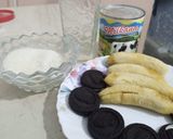 A picture of step 1 of Banana Oreo Shake,.