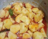 A picture of step 5 of Achari dum aloo.