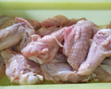 Foto langkah ke 1 dari resep Sayap Ayam Kecap Pedas Manis.