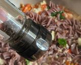 Foto del paso 7 de la receta: Pasta de legumbre con salsa de ricota con crema, cherries, ajo y albahaca 🍝 saciante y sin gluten