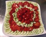 Une image de l'étape 7 de Salade aux trois tomates, concombres et persil.