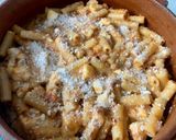 Foto del passaggio 3 della ricetta Pasta al forno pasticciata con ragù bolognese e besciamella