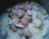 รูปขั้นตอนการทำที่ 4 ของ ต้มข่าไก่ใส่เห็ดฟาง 🐔🍄