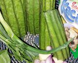 Foto langkah ke 1 dari resep Sayur Bening Oyong Spesial.