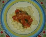 Foto del paso 7 de la receta: Salsa de tomates frescos y albahaca con pasta