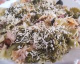 Foto del paso 5 de la receta: Pasta pesto, con trocitos de botifarra negra y chorizo al emmental