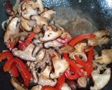 Foto langkah ke 3 dari resep Jamur dengan Paprika dan Brokoli Saus Tiram.