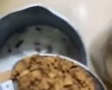 صورة لخطوة 2 من وصفة هوت شوكلت الاوريو ☕️