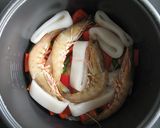 A picture of step 7 of Paella Inspired Seafood Takikomi Gohan.