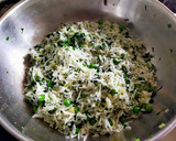 A picture of step 3 of Methi Mutter Pulao.
