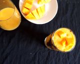 A picture of step 5 of Mango lassi with chocolate.