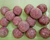 Foto langkah ke 1 dari resep Beefballs Teriyaki (Bola-bola daging).
