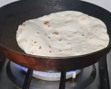 A picture of step 4 of Chicken fajita wrap (tortilla).