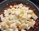 A picture of step 5 of Saag Aloo.